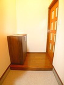 物件内観写真14　(玄関)