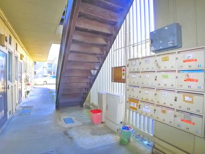 物件外観写真5　(エントランス部分)