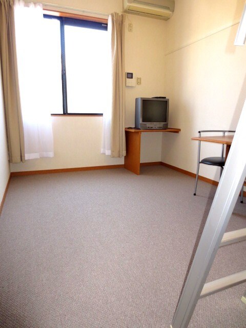 物件内観写真4　(居室)