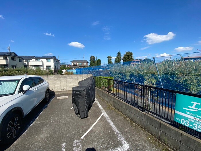 物件外観写真6　(バイク置き場)