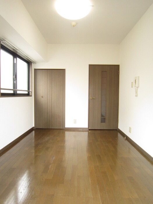 物件内観写真4　(居室)