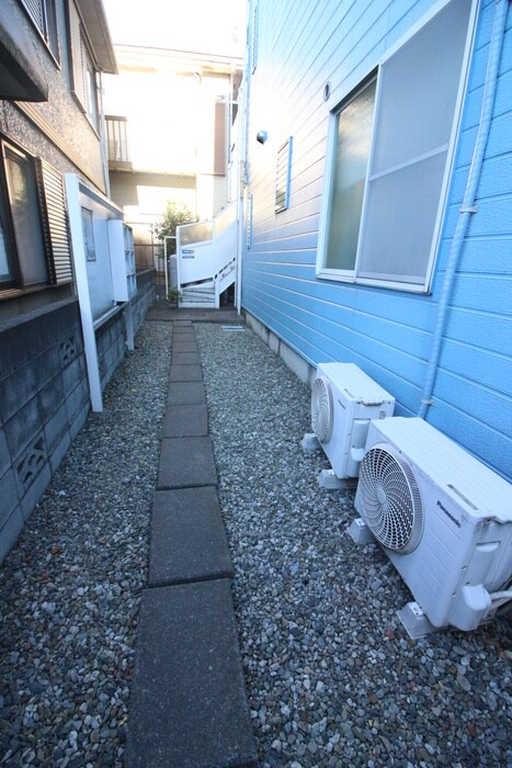 物件外観写真6　(エントランス部分)