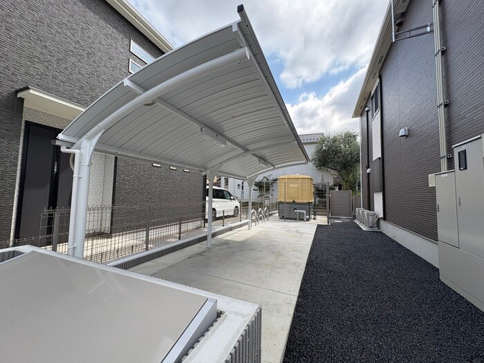 物件外観写真5　(駐輪場)