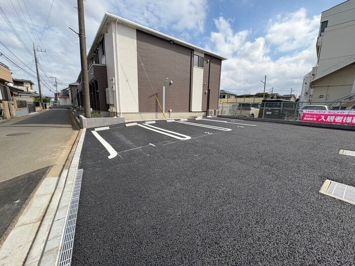 物件外観写真6　(駐車場)
