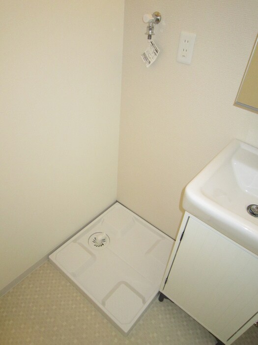 物件内観写真15　(洗濯機置場)