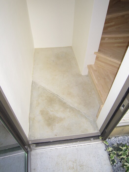 物件内観写真17　(玄関)