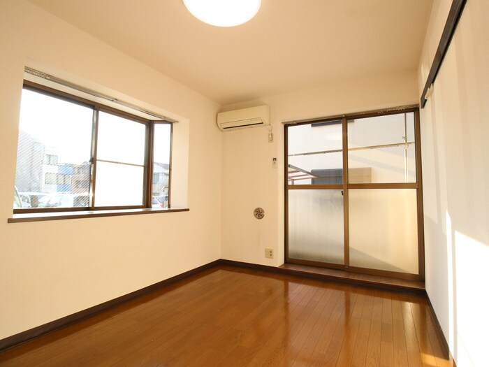 物件内観写真8　(居室)