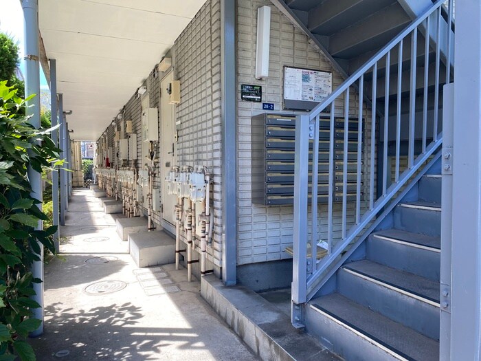 物件外観写真3　(エントランス部分)