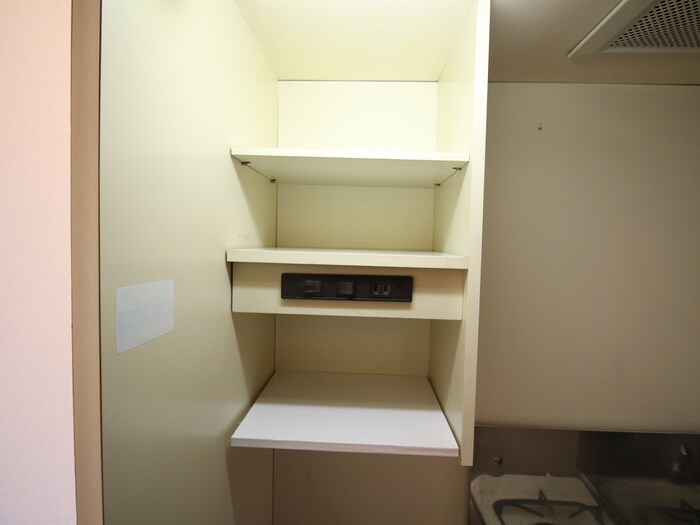 物件内観写真18　(収納)