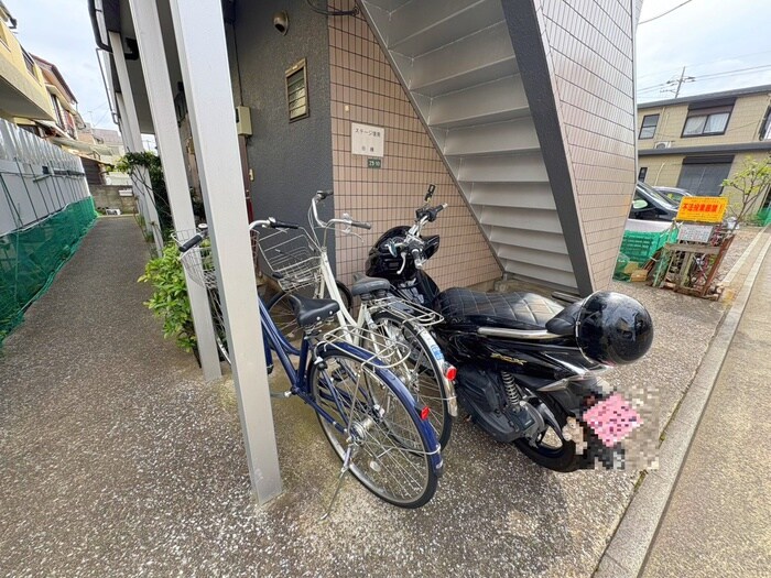 物件外観写真5　(駐輪場)