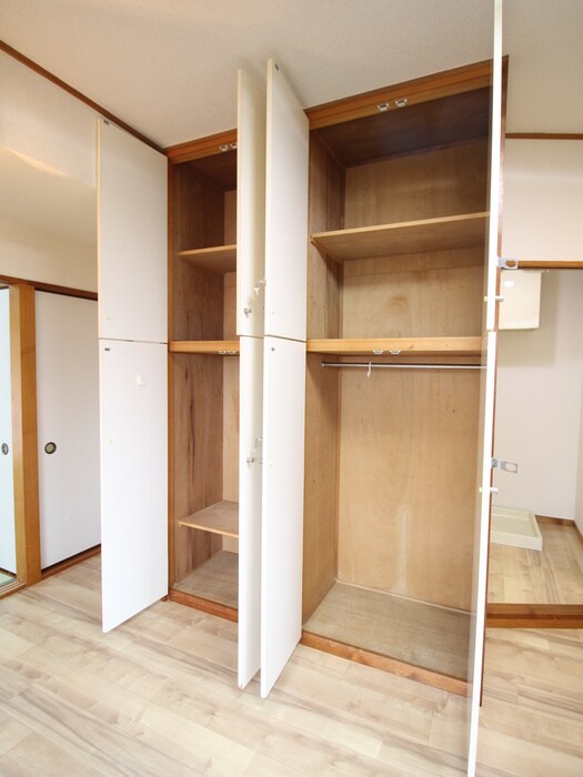 物件内観写真12　(収納)