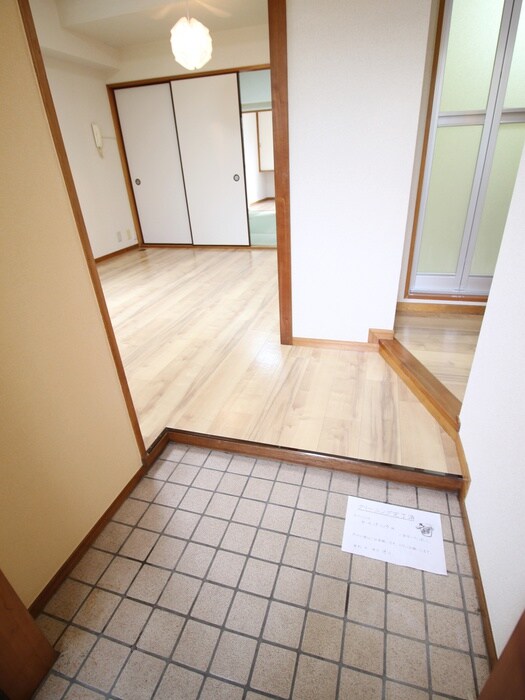 物件内観写真20　(玄関)