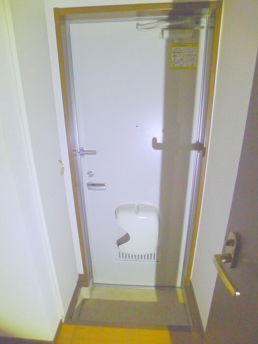 物件内観写真17　(玄関)