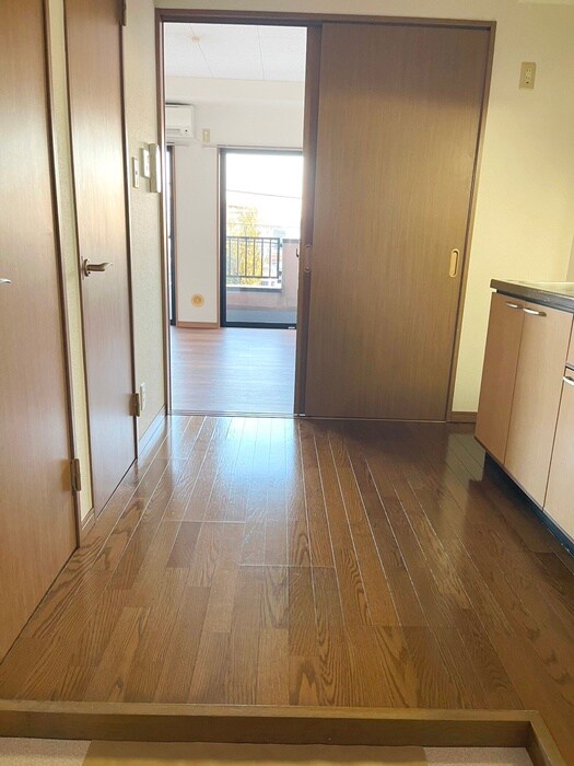 物件内観写真17　(廊下)