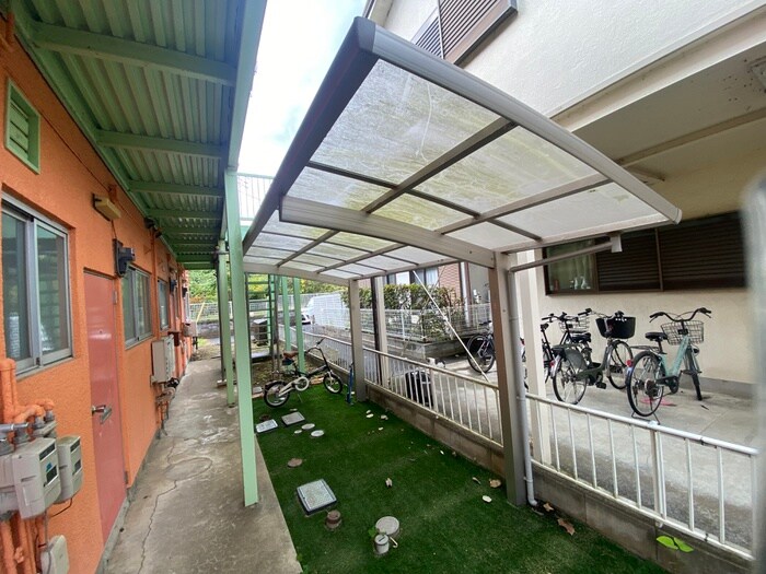 物件外観写真3　(駐輪場)