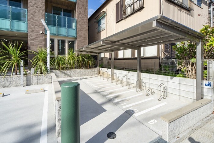 物件外観写真4　(駐輪場)