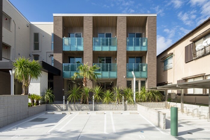 物件外観写真6　(駐車場)