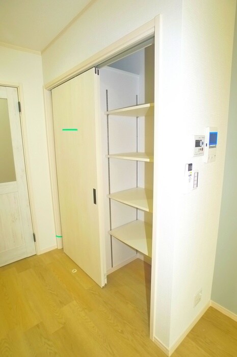 物件内観写真12　(収納)
