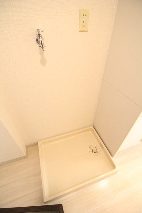 物件内観写真16　(洗濯機置場)