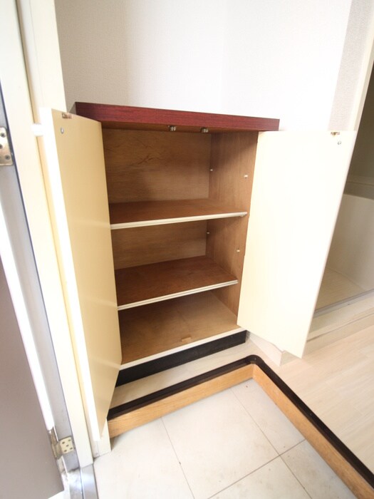 物件内観写真18　(靴箱)