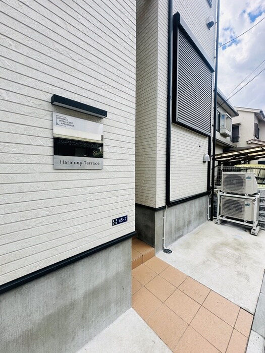 物件外観写真5　(エントランス部分)