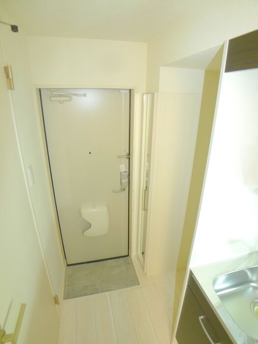 物件内観写真16　(玄関)