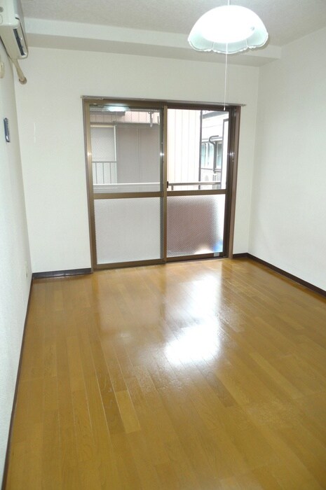 物件内観写真14　(室内からの展望)