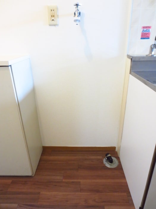 物件内観写真10　(洗濯機置場)