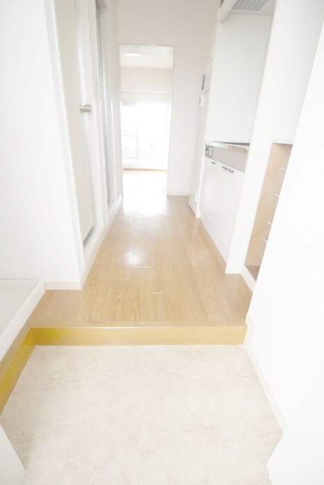 物件内観写真14　(玄関)