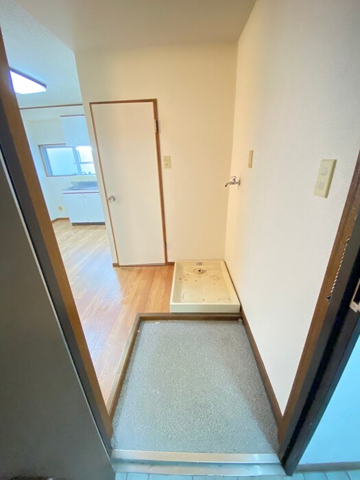 物件内観写真7　(玄関)
