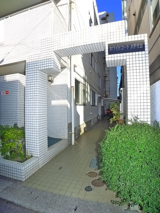 物件外観写真5　(エントランス部分)