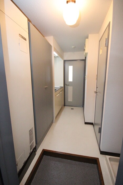 物件内観写真7　(玄関)