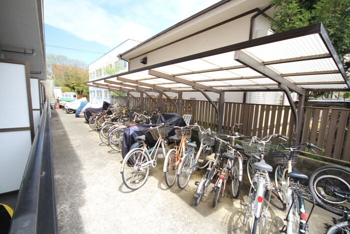 物件外観写真5　(駐輪場)