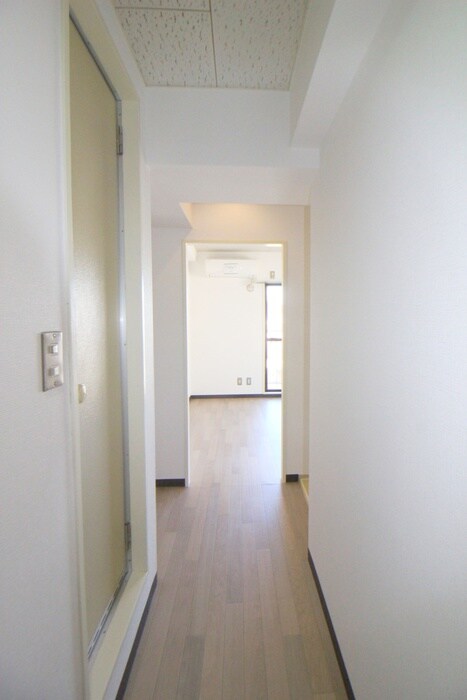 物件内観写真18　(廊下)