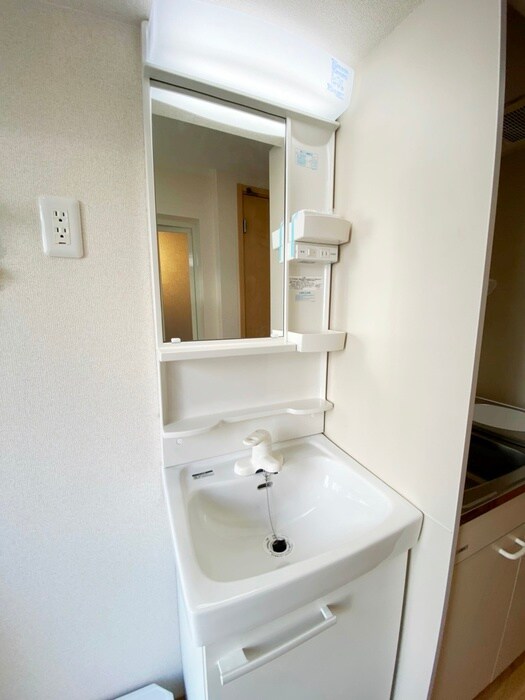 物件内観写真9　(洗面)