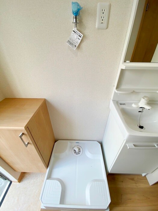 物件内観写真10　(洗濯機置場)