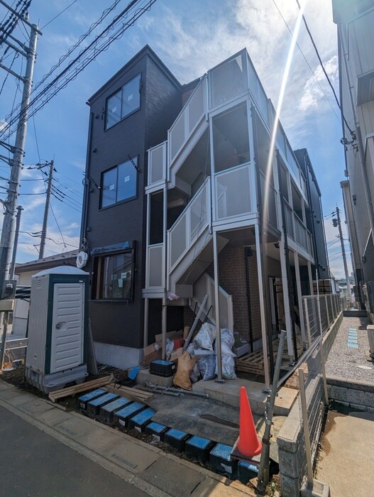 物件外観写真3　(エントランス部分)