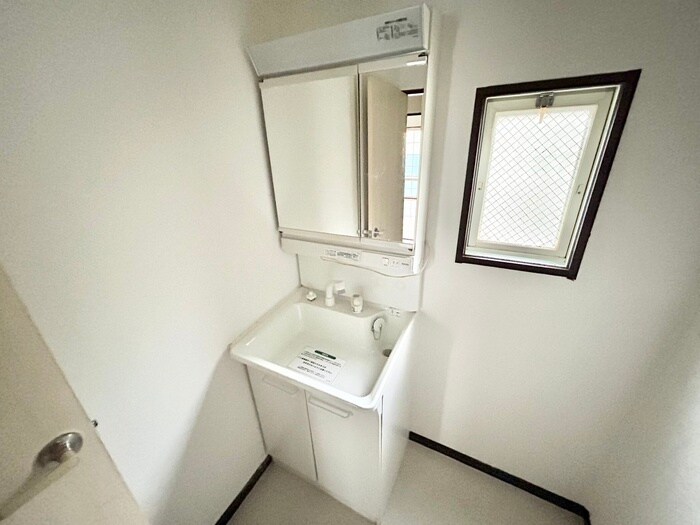 物件内観写真12　(洗面)