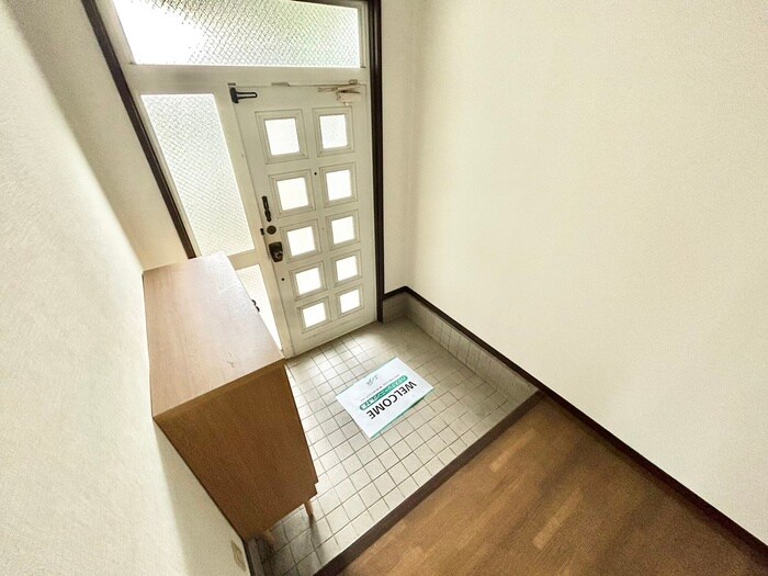 物件内観写真14　(玄関)