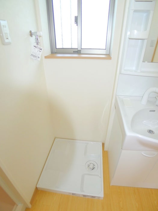 物件内観写真14　(洗濯機置場)