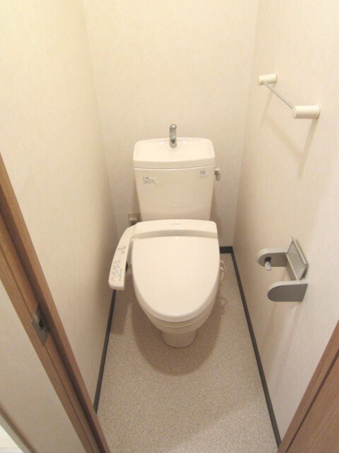 物件内観写真12　(トイレ)