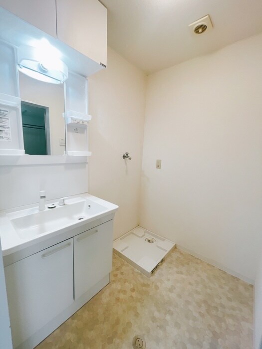 物件内観写真13　(洗面)