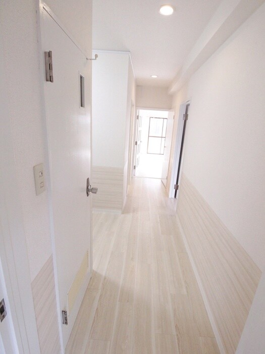 物件内観写真16　(玄関)