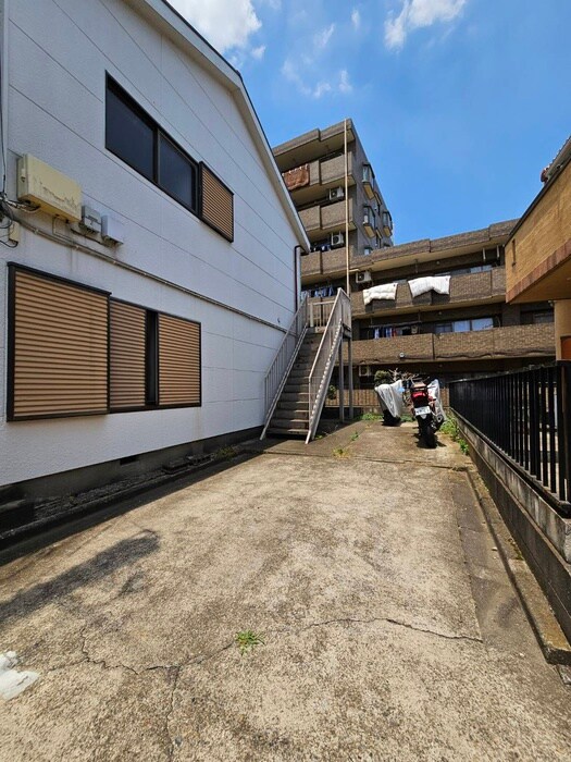 物件外観写真3　(エントランス部分)