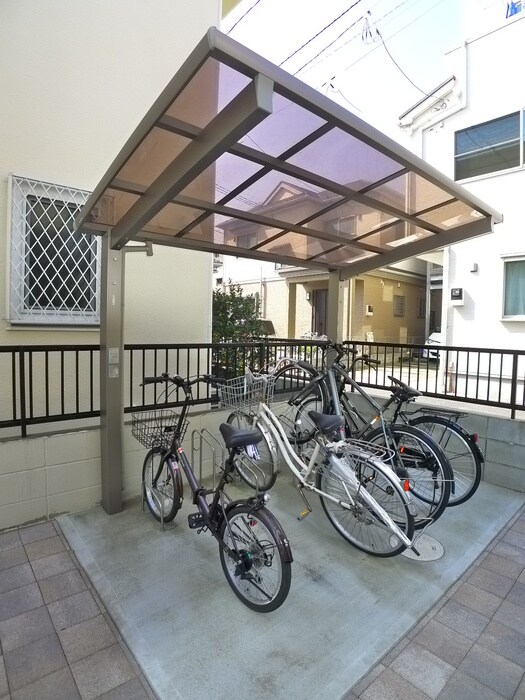 物件外観写真4　(駐輪場)