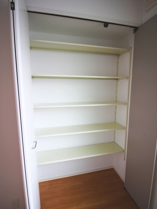 物件内観写真18　(収納)