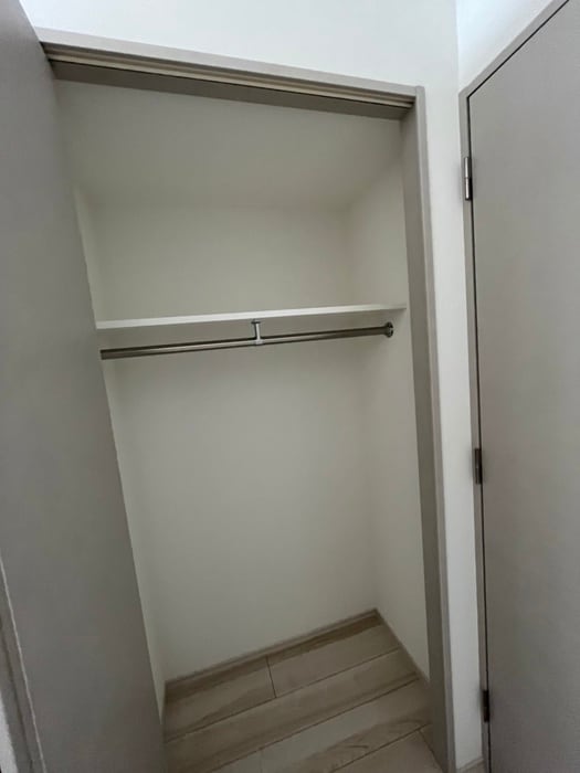 物件内観写真13　(収納)