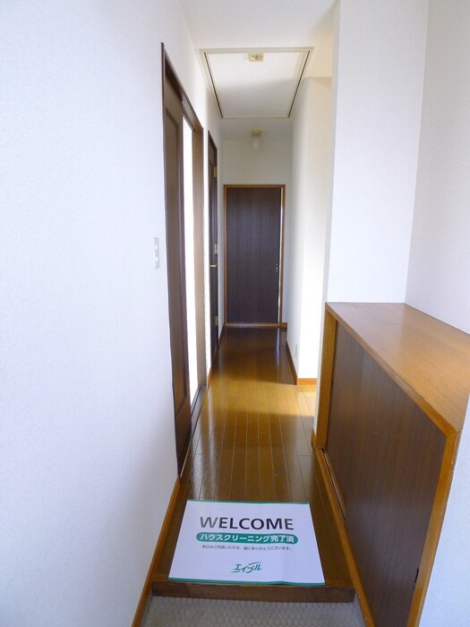 物件内観写真12　(玄関)