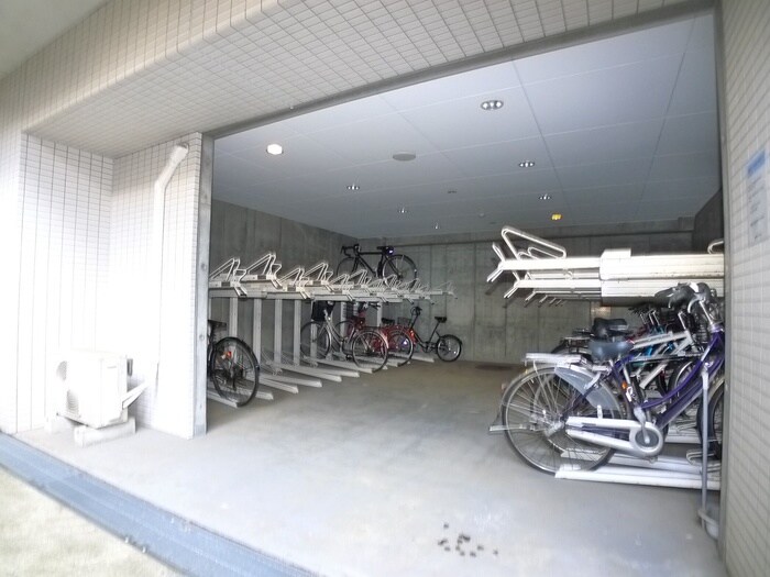 物件外観写真5　(駐輪場)