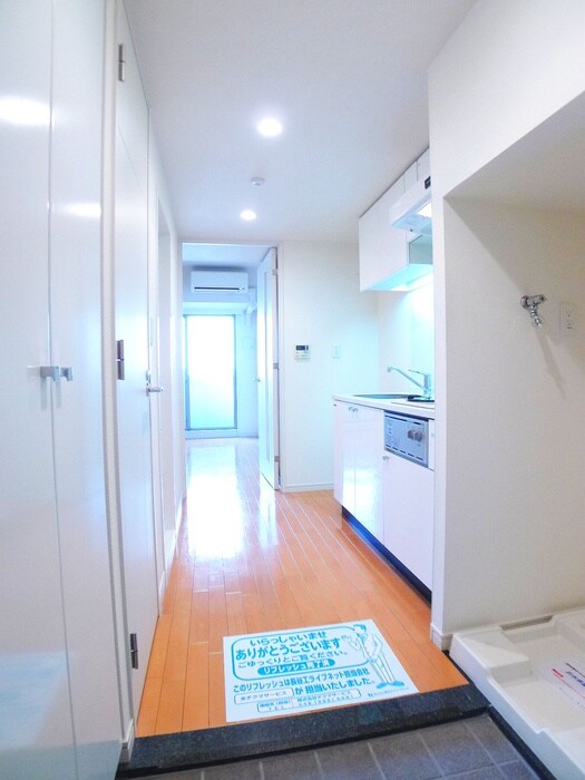 物件内観写真13　(玄関)